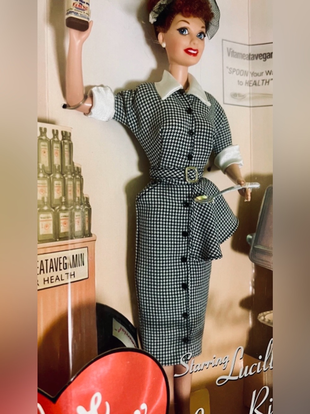 “I Love Lucy” 1997 Vintage Barbie, TV Commercial Collector Ed. of Vitameatavegam - Picture 5 of 11